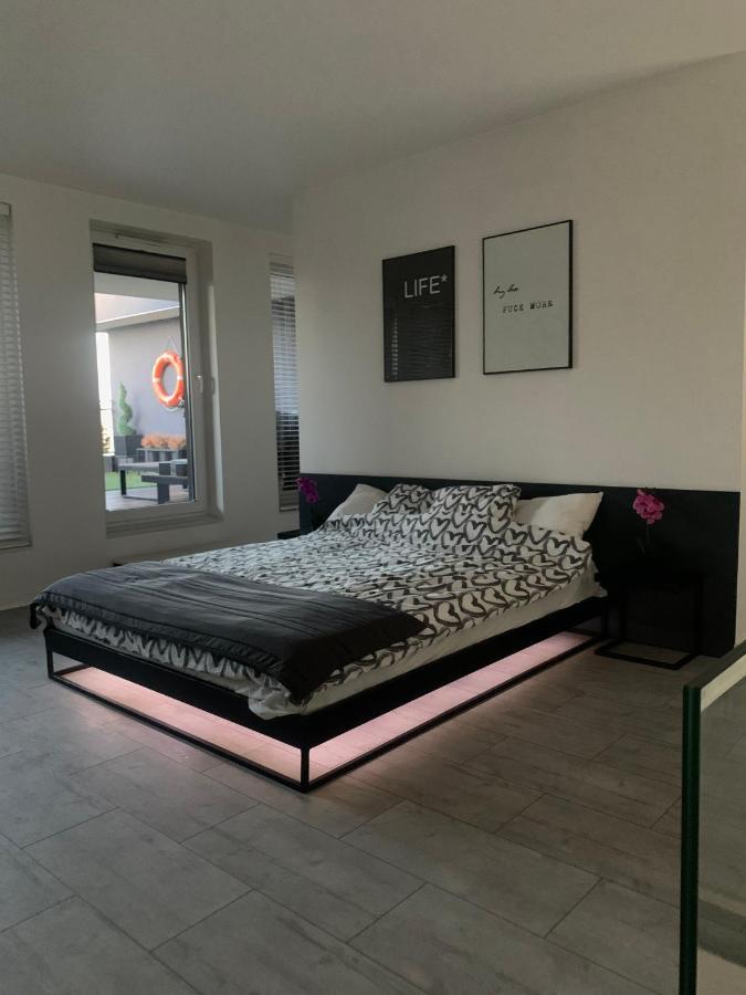 Ekskluzywny Penthouse Z Ogrodem W Centrum Lodzi Εξωτερικό φωτογραφία